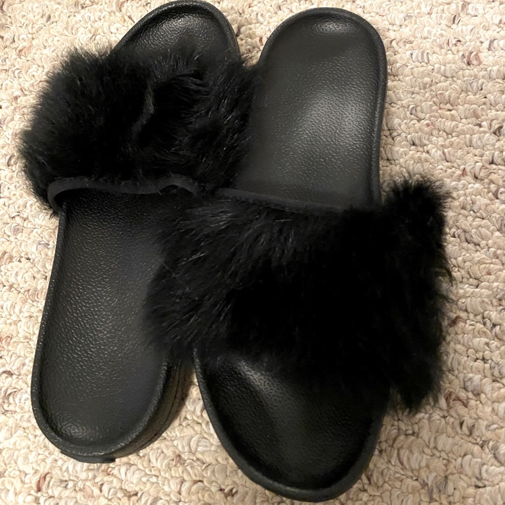 UGG Furry Slides
